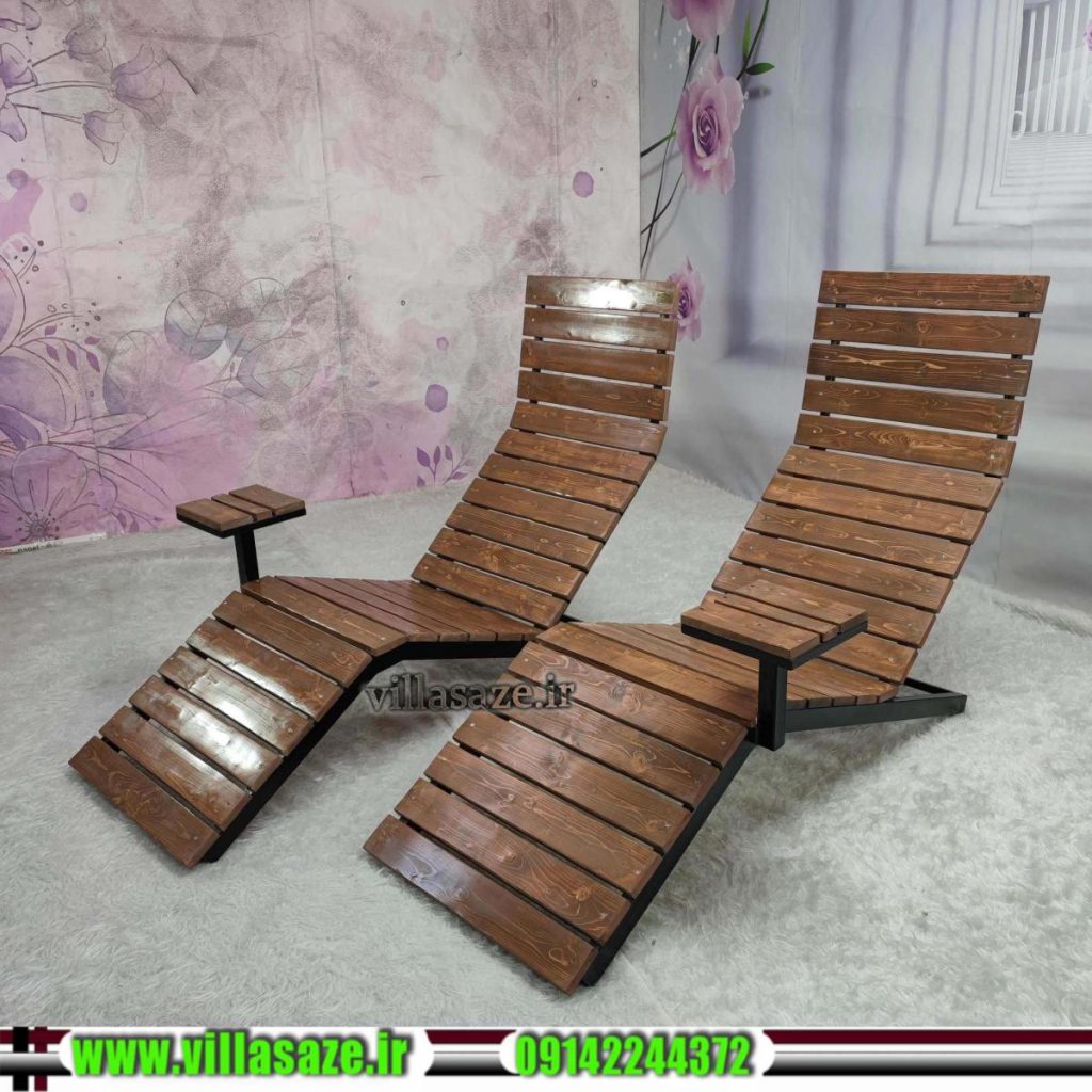 تخت کنار استخر